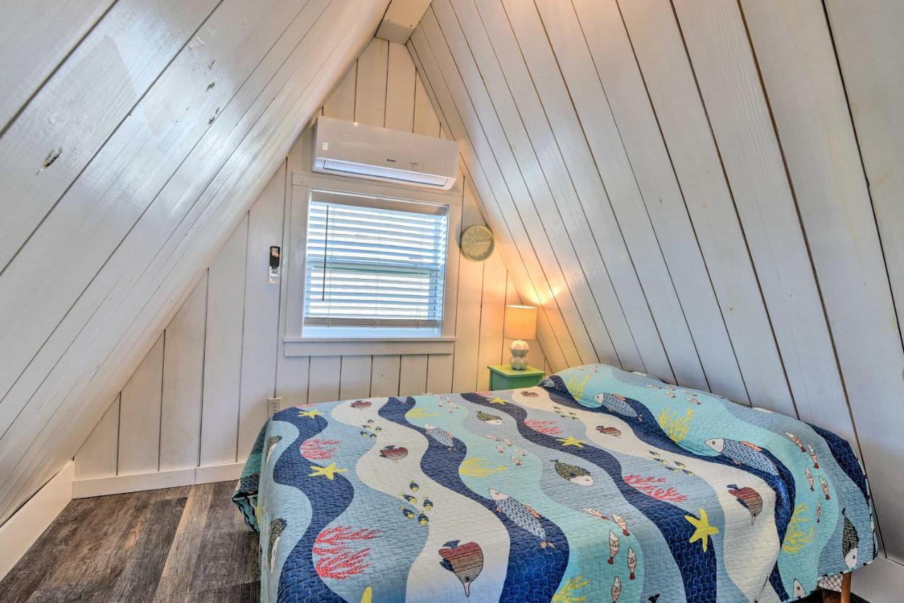 A-Frame Home With Deck - 2 Blocks To Surfside Beach! Екстериор снимка
