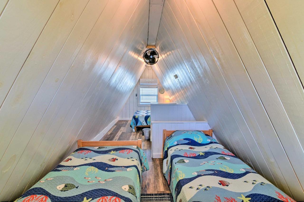 A-Frame Home With Deck - 2 Blocks To Surfside Beach! Екстериор снимка